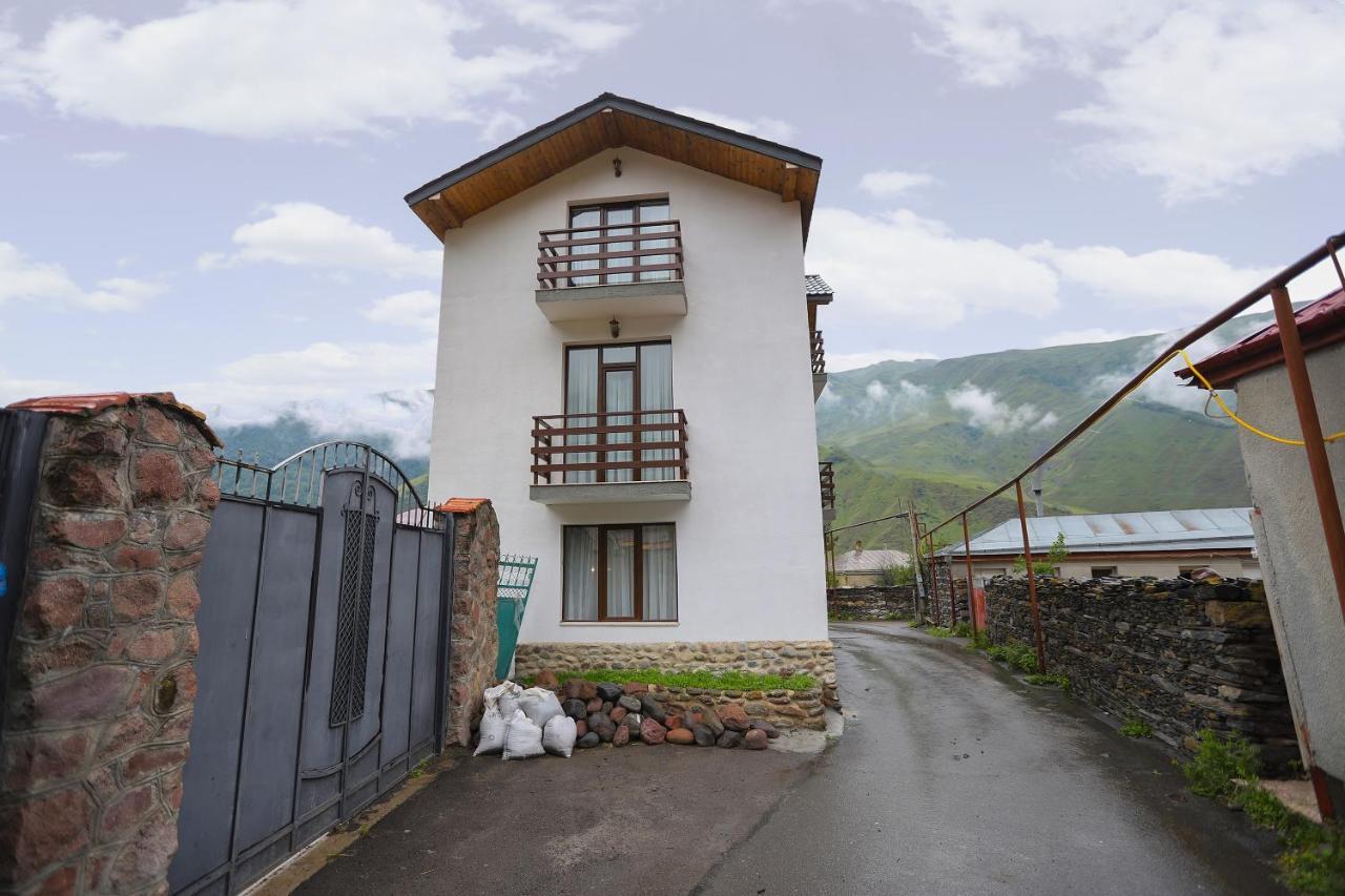 Sno Inn Kazbegi Stepantsminda Exterior foto